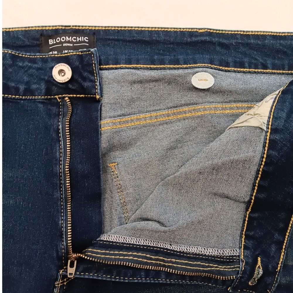 Bloomchic Womens Plus Size 28 Dark Wash Flare Leg Stretch Denim Jeans High Rise - Picture 9 of 15